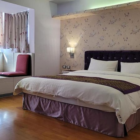 Left Bank 121 Hotel Тайнан Екстериор снимка