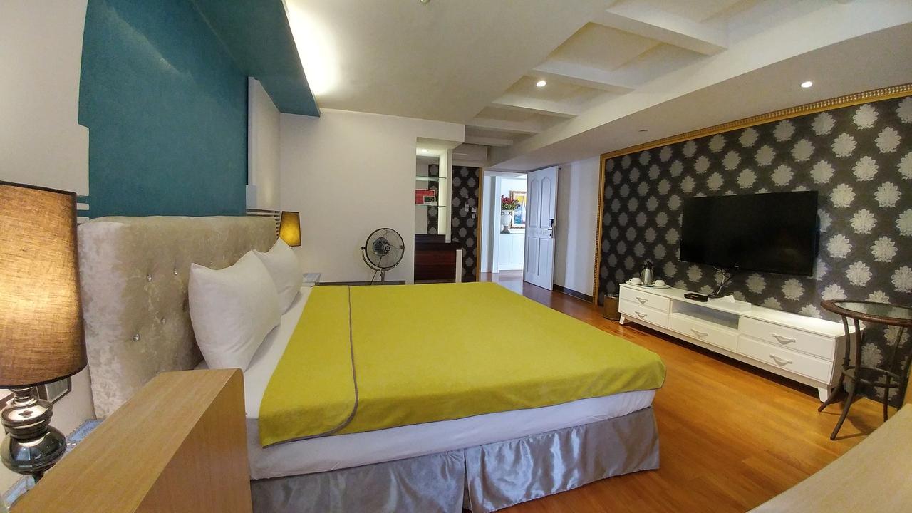 Left Bank 121 Hotel Тайнан Екстериор снимка