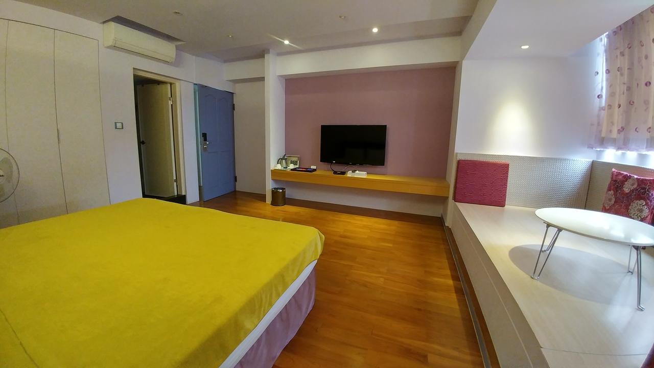 Left Bank 121 Hotel Тайнан Екстериор снимка