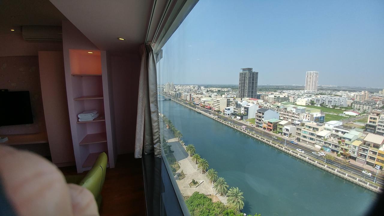 Left Bank 121 Hotel Тайнан Екстериор снимка